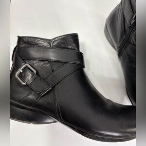 Naturalizer genuine leather Women's Black Ankle Boots round toe size 9